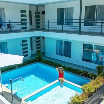 Hotel-marimno-ballena-piscina